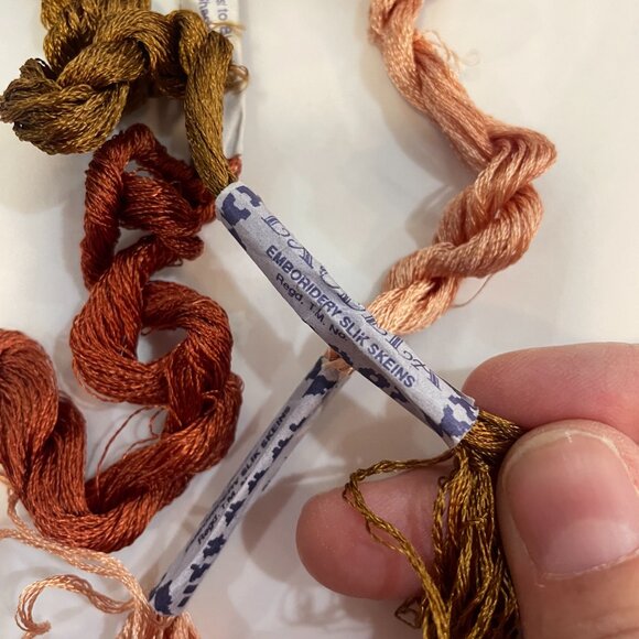 Embroidery Threads - cotton/metallic/silk/wool - Picture 8 of 9